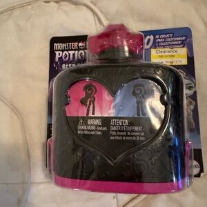 Monster High Bath & Body Set – Black & Pink